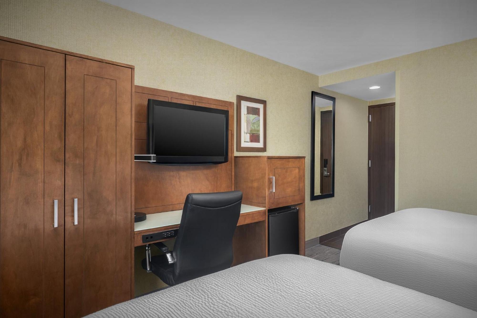 Hotel Express Manhattan Midtown West By Ihg New York